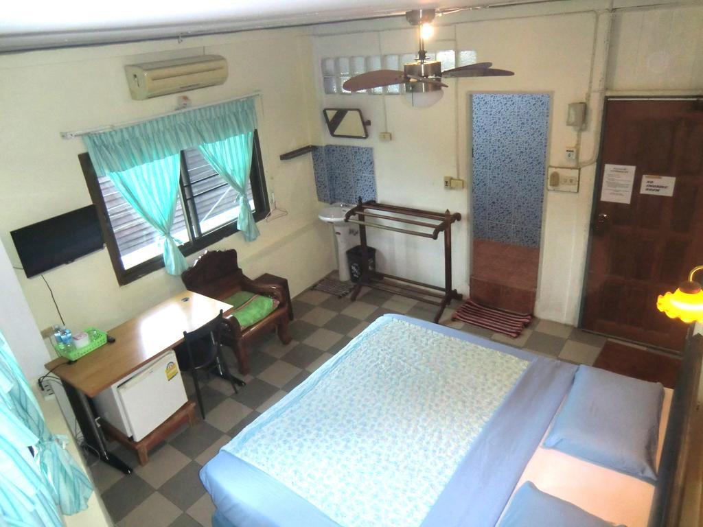Residence House Трат Стая снимка