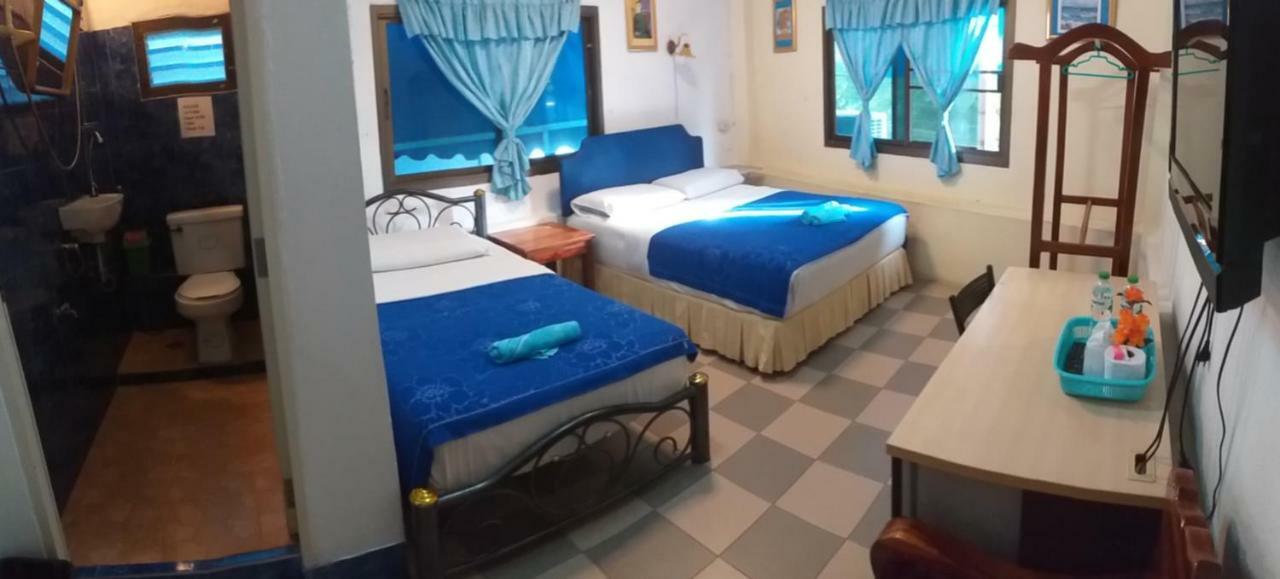 Residence House Трат Екстериор снимка