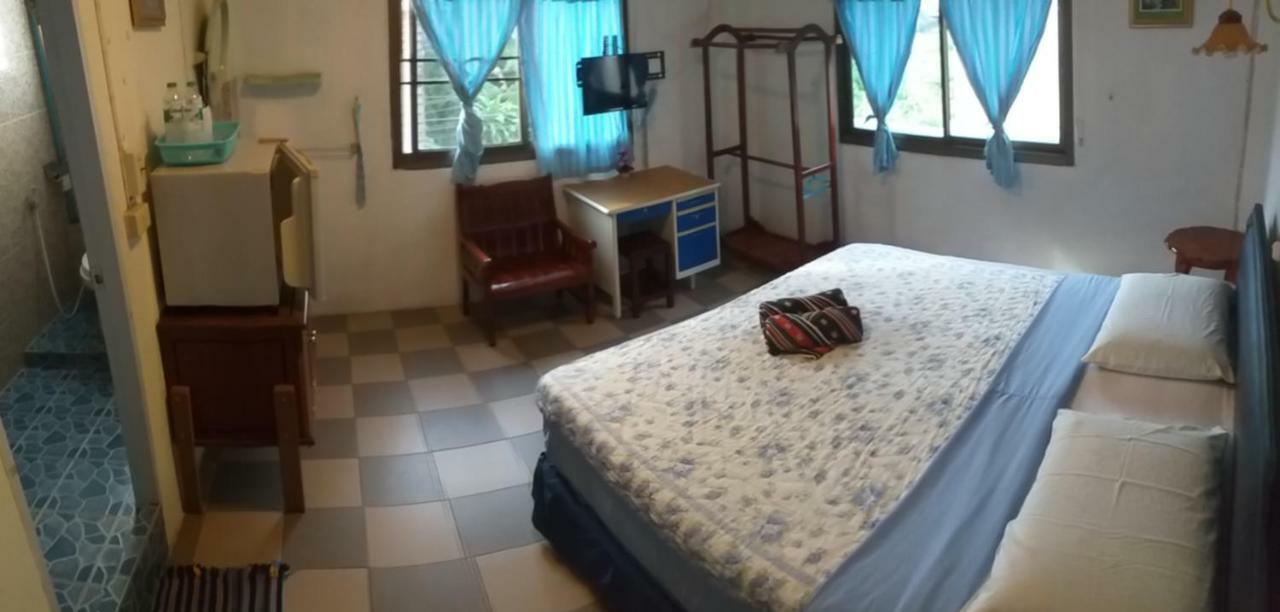 Residence House Трат Екстериор снимка