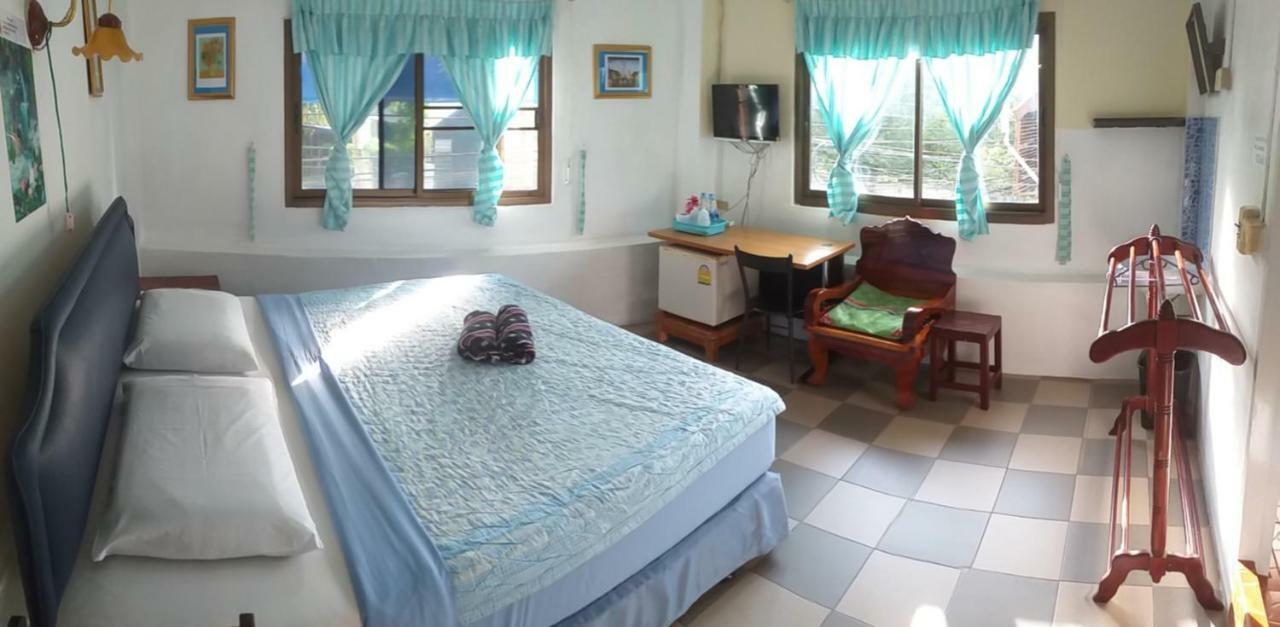 Residence House Трат Екстериор снимка