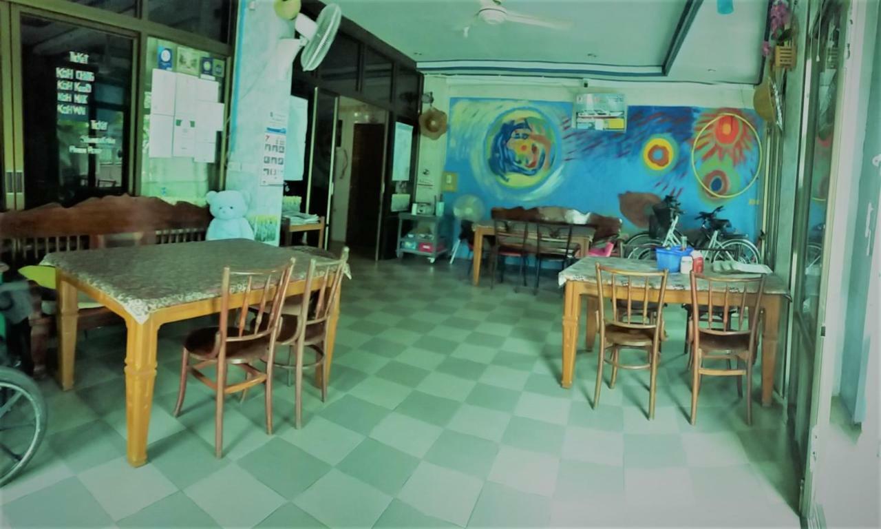 Residence House Трат Екстериор снимка